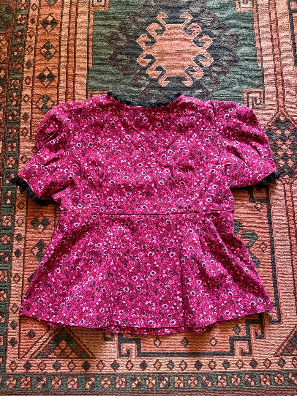 Maeve Raspberry Floral Button-Front Puff Sleeve Top - Picture 3 of 5